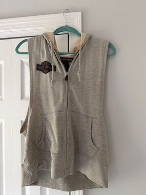 Harley-Davidson Gray Sleeveless Zip-Up Hoodie with Cream Hood